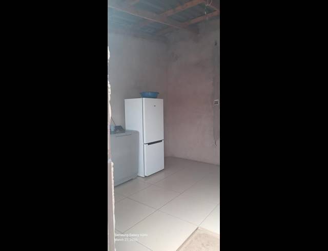 3 BEDROOM TOWNHOUSE FOR SALE IN BOTLENG EXT 4